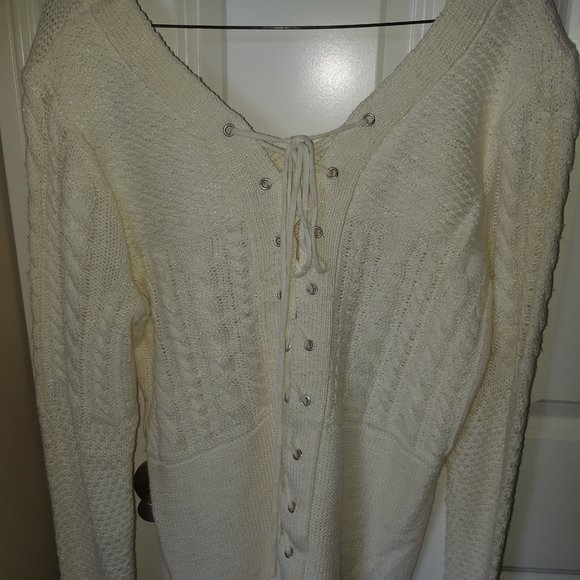 Womans sweater - Picture 2 of 3